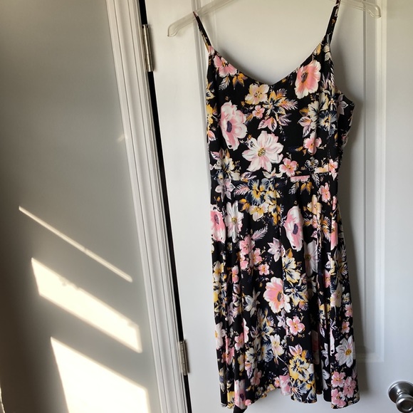 🛍️ DONATED Gap | Soft Floral Dress A-line flowy black adjustable straps - Picture 1 of 10